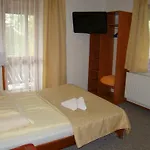 Stenia Bed & Breakfast 3*