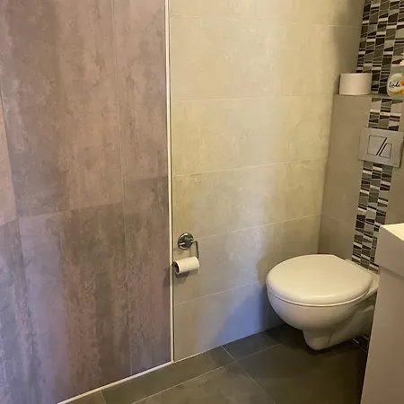 Alojamento de Acomodação e Pequeno-almoço Stenia 3*